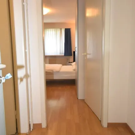 Apartament Executive - Crown 12 Zurych