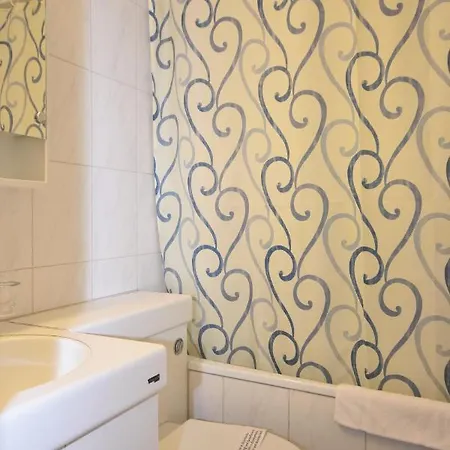 Executive - Crown 12 Zurych