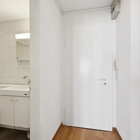 Executive - Crown 12