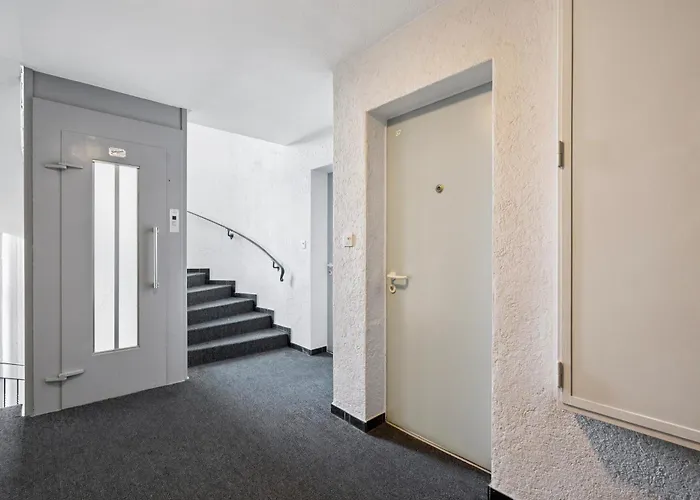 Executive - Crown 12 *