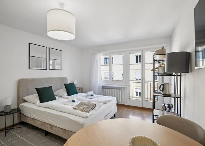 Executive - Crown 12